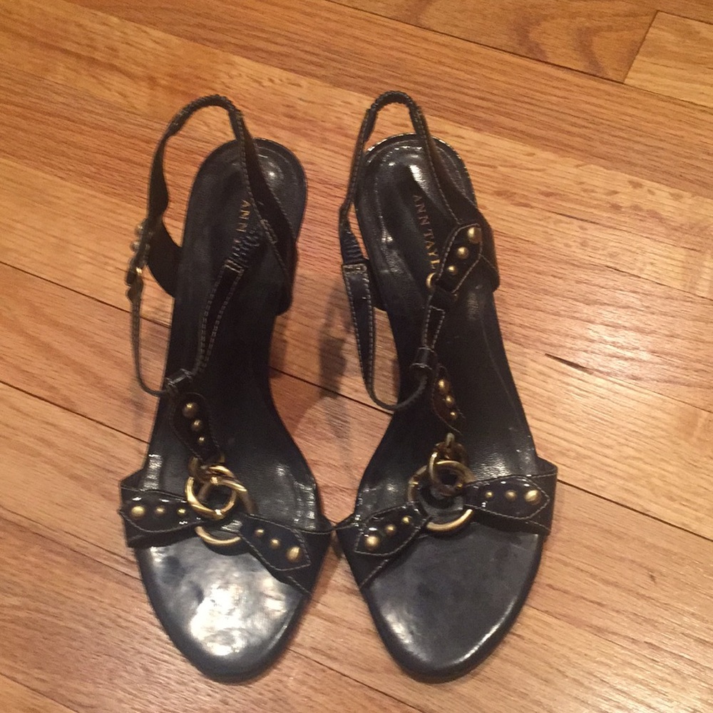 Ann Taylor navy blue patent leather sandals
